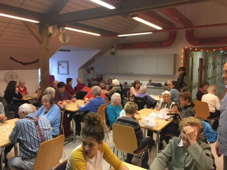 Activité Intergénérationnelle au Home les Lovières Loto, photo 15