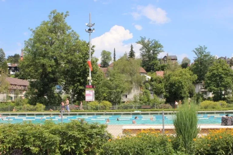 Après midi à la piscine Marzili à Berne, photo 3