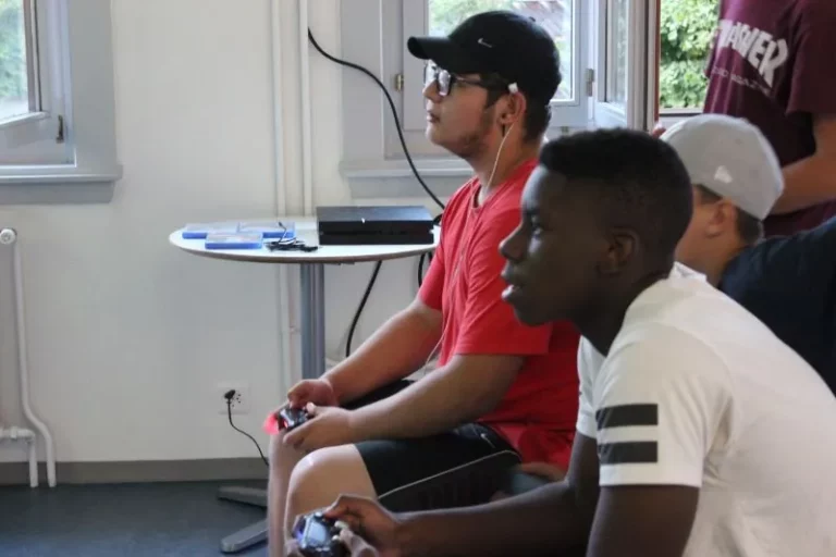 Soirée Jeux video sur grand écran à Malleray, photo 3