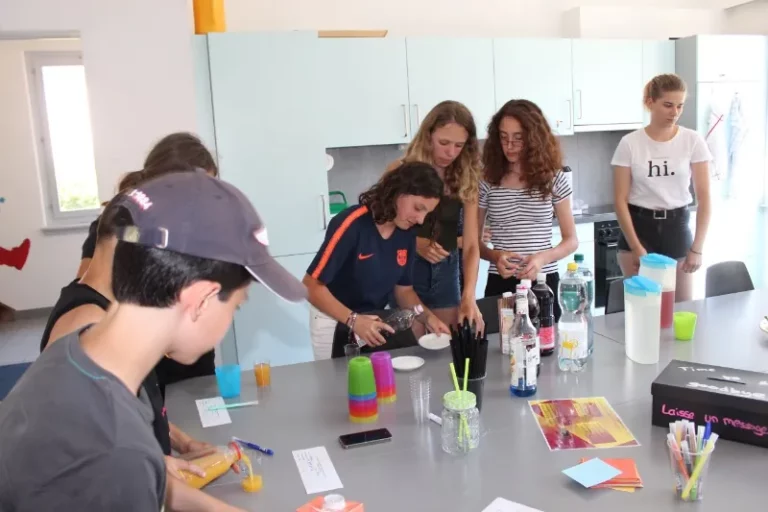 Concours de cocktails pour fêter le début des vacances d'été à Malleray, photo 2