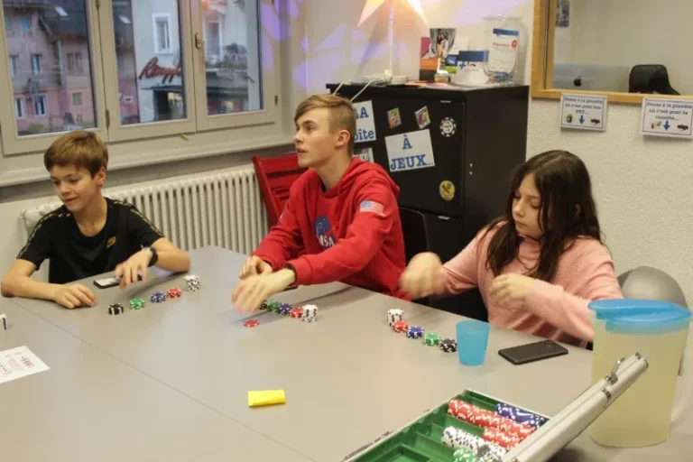 Initiation au jeu du poker à Malleray, photo 4