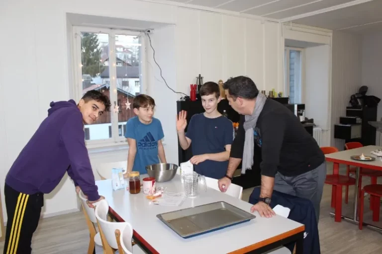 Atelier pain d'épice et thé à la cannelle à Tramelan, photo 1