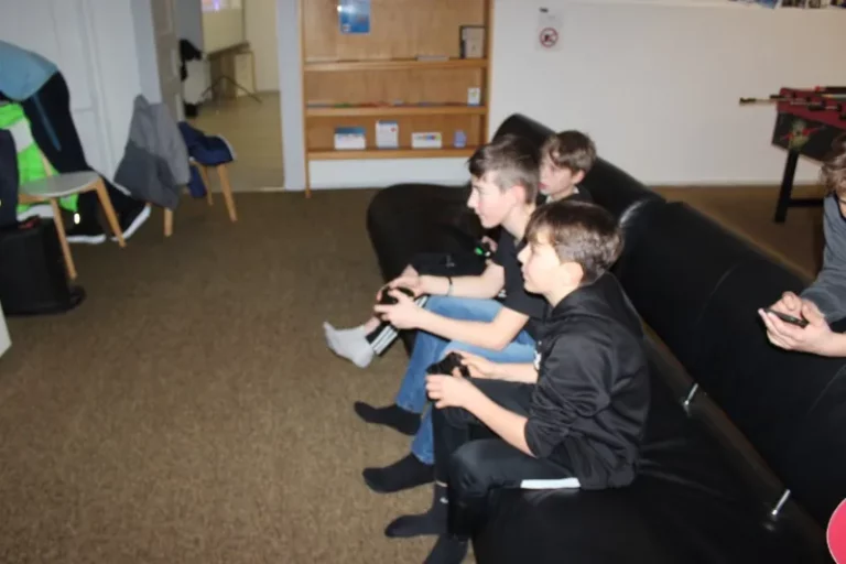 Jeux vidéo sur grand écran à Tramelan, photo 7