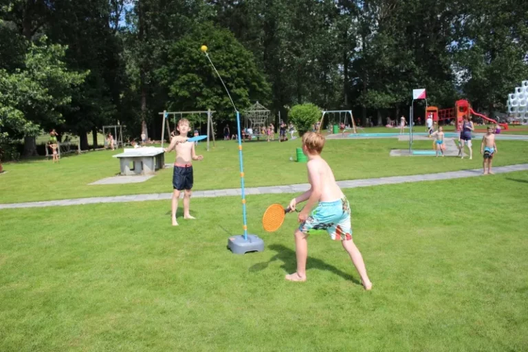 Activité estivale à la piscine du Château à Tramelan, photo 9