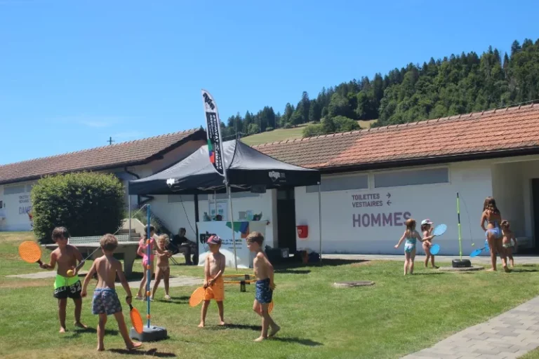 Activités estivales à la piscine de Château à Tramelan, photo 7