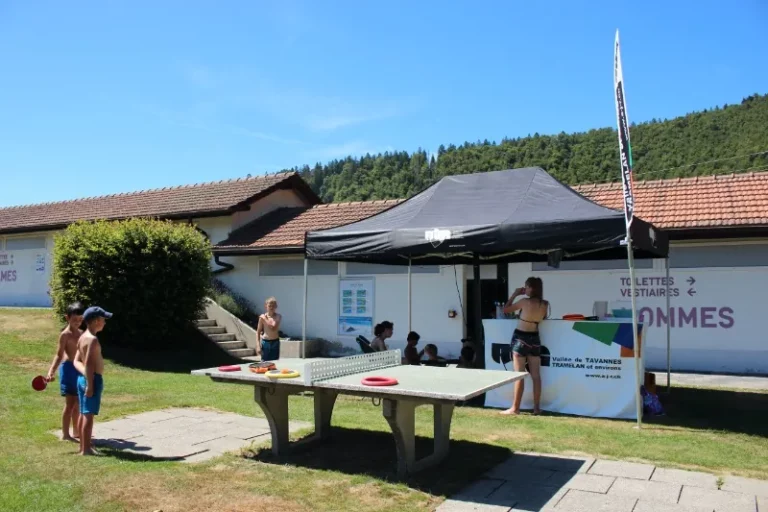 Activités estivales à la piscine de Château à Tramelan, photo 10