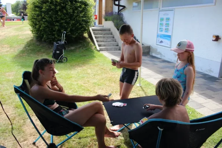 Activités estivales à la piscine de Château à Tramelan, photo 18