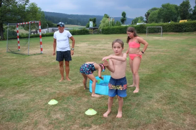 Activités estivales à la piscine du Château à Tramelan, photo 16