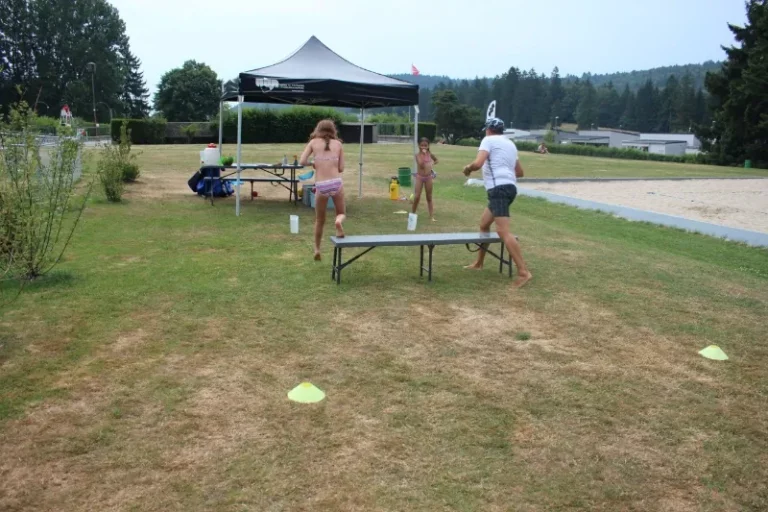 Activités estivales à la piscine du Château à Tramelan, photo 17
