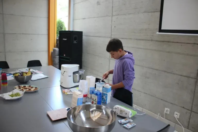 Confection de pâtisseries pour la vente du 7 octobre à Malleray et à Tramelan, photo 7