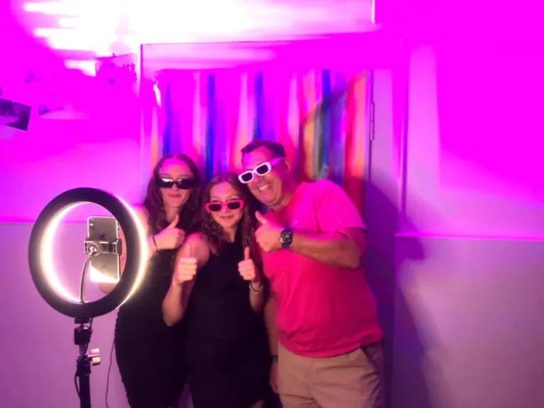 Soirée La Folie des Couleurs à Tramelan Projet individuel Alisson Ludivine, photo 13