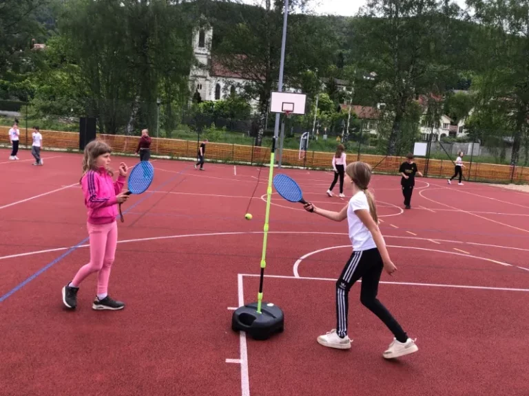 Animation mobile à Court, photo 2