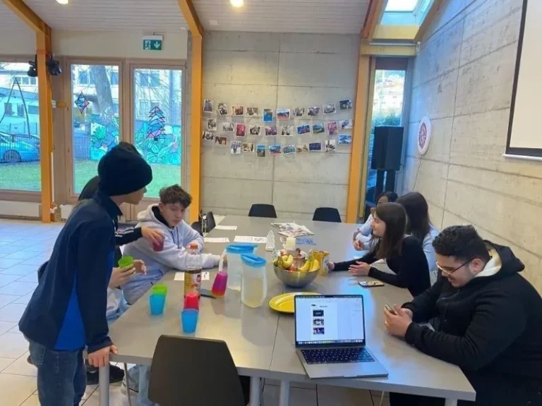 Blind Test géant pour la réouverture des locaux à Malleray, photo 4